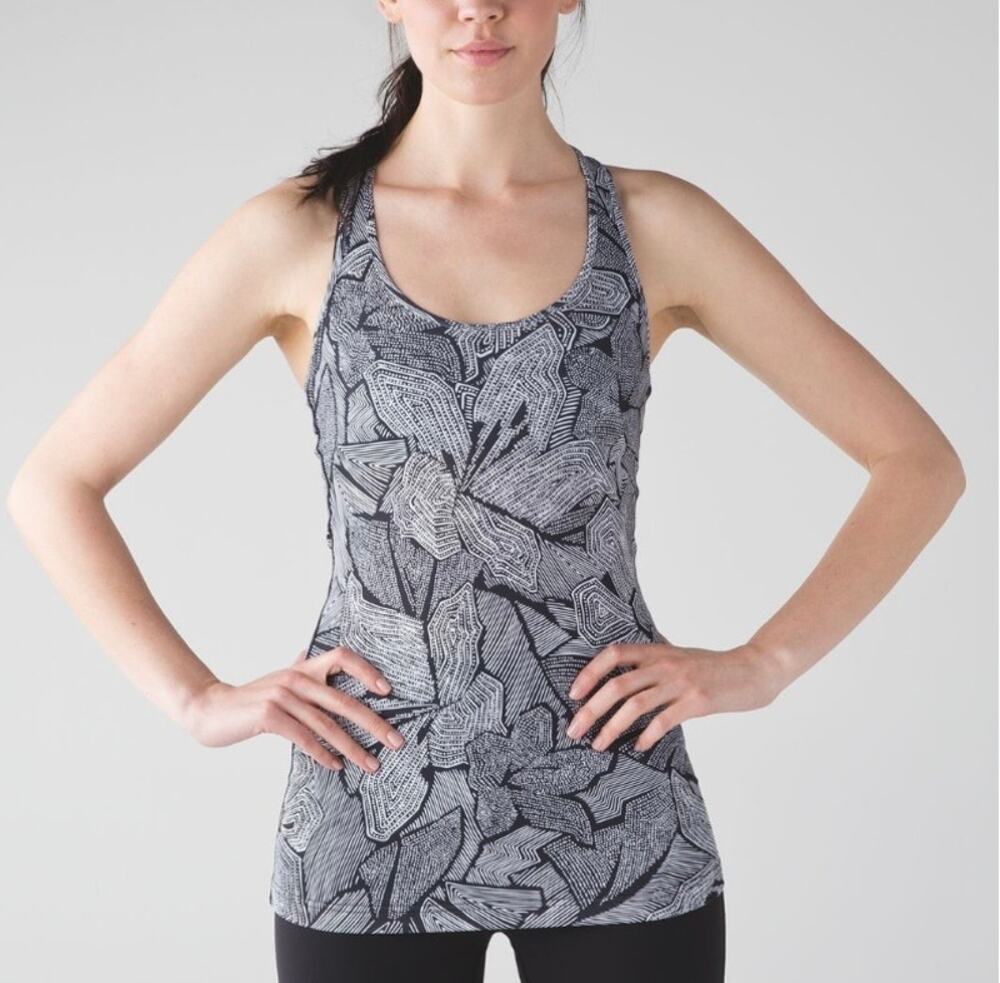 Lululemon Women's Dottie Tribe White Black Cool Racerback Tank Top Size 4